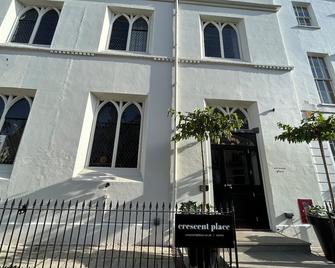 Crescent Place by Mansley - Cheltenham - Building