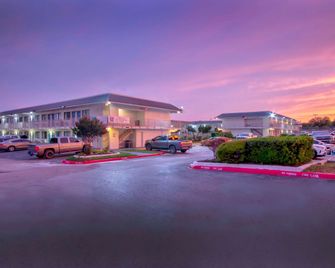 Motel 6 Austin North - אוסטין - בניין