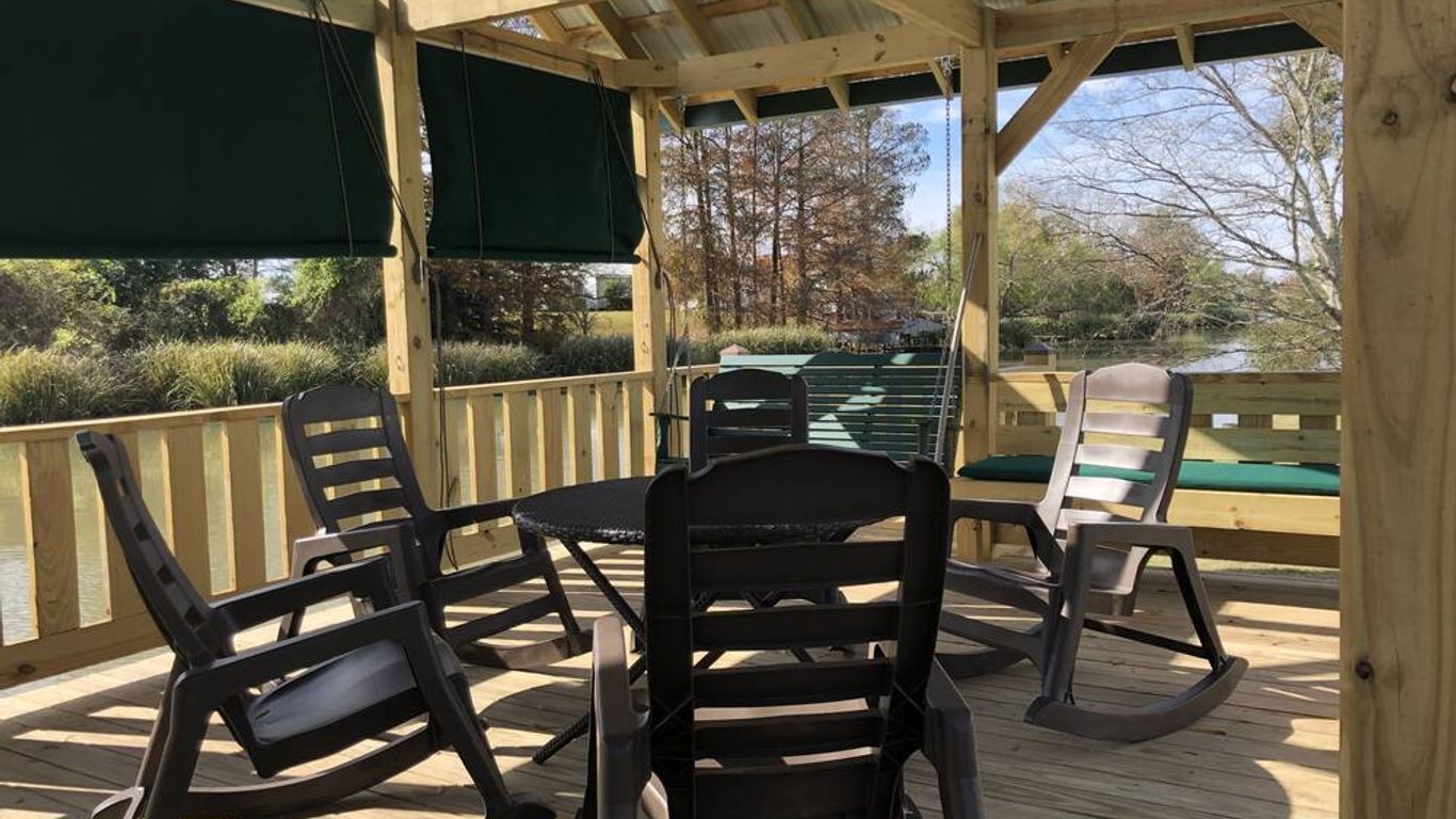 A Chateau On The Bayou Bed & Breakfast