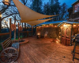 New Listing- Hobbit House @ Yosemite w/spa/firepit/unique - Coarsegold - Patio