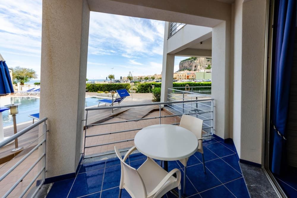 Astro Suite Hotel - צ'פאלו - מרפסת