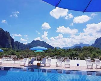 Simon Riverside Hotel - Vang Vieng - Bazén