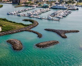 The Old Apartment - Fort Pierce