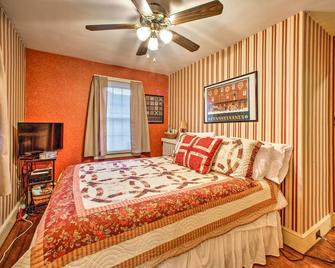 Whimsical Lancaster House with Porch Near Amish Farm - Lancaster - Habitación
