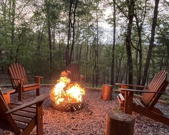 Cozy Modern Cabin, Fall In Love With Nature Again! - Blairsville - Patio