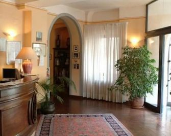 Hotel Verdi - Pisa - Vestíbul