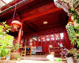 Lijiang Peach Hostel - Lijiang - Patio