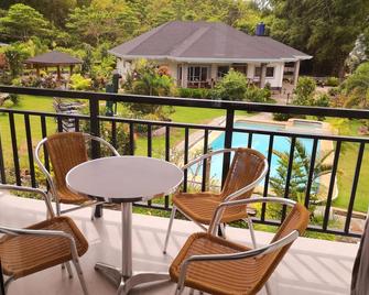 Garden Bungalows Resort - Siquijor - Balcón