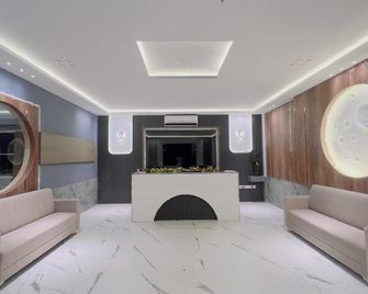 Jungle Safari by K3 Club And Resort - Jhānsi - Front desk