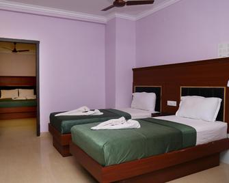Hotel Udhayam International - Tiruchchendur - Habitación