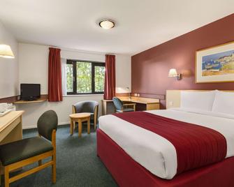 Ramada by Wyndham Bristol West - Bristol - Schlafzimmer