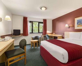 Ramada by Wyndham Bristol West - Bristol - Bedroom