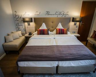 Hotel Zum Zeppelin Hamburg - Hamburg - Bedroom