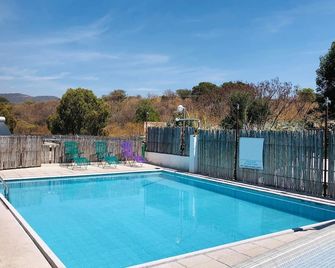 مونتانا - إكستابان دي لا سال - حوض السباحة