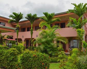 Hotel La Choza Inn - Fortuna - Bâtiment