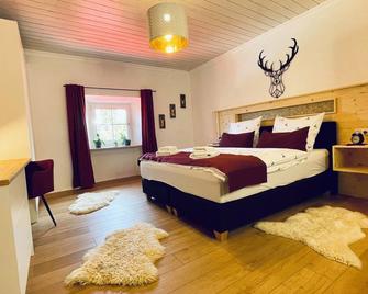 Ferienwohnung für 4 Personen, 2 Schlafzimmer, 80qm - Breitbrunn am Chiemsee - Bedroom
