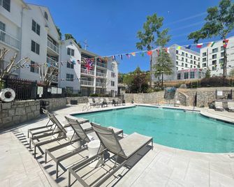 Hotel Indigo Atlanta - Vinings Galleria by IHG - Atlanta - Pool