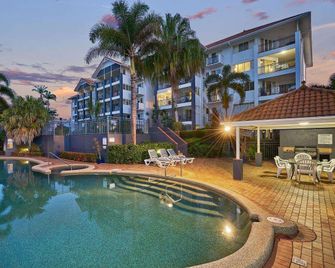 North Cove Waterfront Suites - Cairns - Piscina