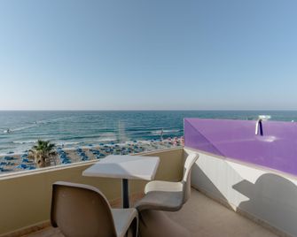 Palm Beach Hotel Apartments - ריתימנו - מרפסת