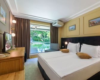 Marina Hotel in Sunny Day Resort - Golden Sands
