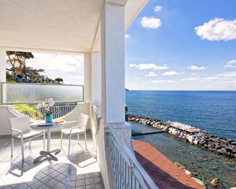 Hotel La Madonnina - Ischia - Balcony