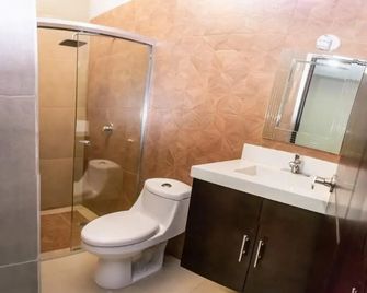 Hotel El Milagro - El Fuerte - Badkamer