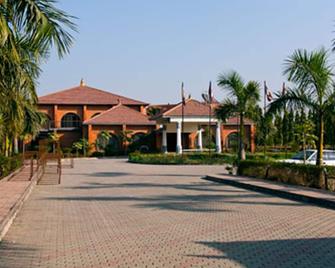 Hotel Lumbini Garden New Crystal - Lumbini Sanskritik - Будівля