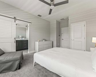 Chic Villa Domani Retreat 9ppl - Davenport - Habitación