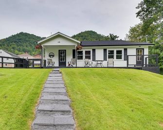 Mullens Home - Close to Hatfield-McCoy Trailhead! - Mullens - Budynek