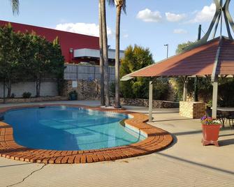 Centre Point Mid City Motor Inn - Warwick - Piscina