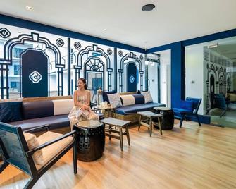 Bhukitta Boutique Hotel Phuket Town - Phuket - Lounge