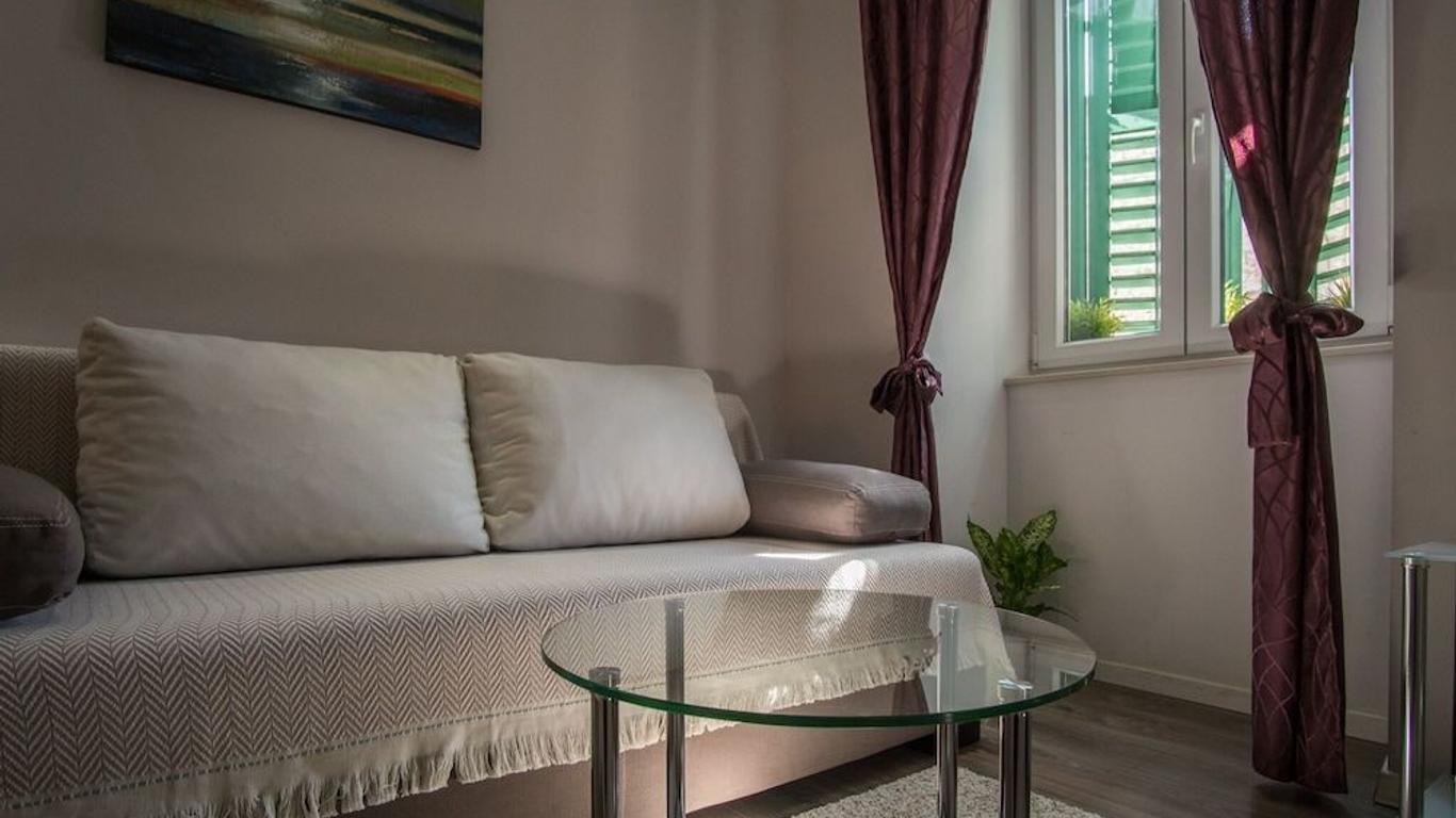 Jr Luxury Guesthouse