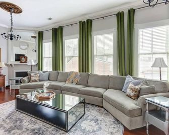 The Terrace @ Trustees' Garden - Walk to River! - Savannah - Oturma odası