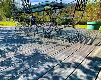 Double or Twin-King-Private Bathroom-Mountain view-gite de france - Husseren-Wesserling - Patio