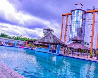 Signatious Hotel And Suite Warri - Warri