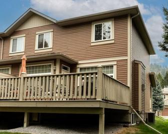 Eagle Crest | Steam Shower | Fireplace | Springs - Radium Hot Springs - Building