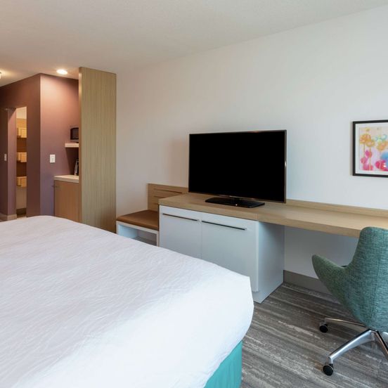 Bedroom view of Hilton Garden Inn St. Cloud