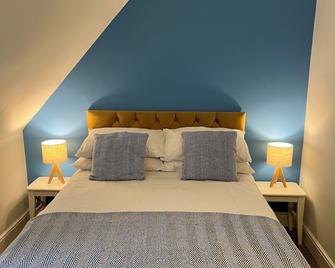 The Corrie Hotel - Brodick - Bedroom