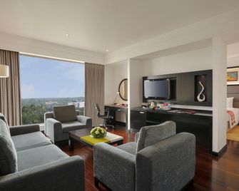 Crowne Plaza Pune City Centre By IHG - Пуна - Вітальня