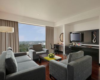 Crowne Plaza Pune City Centre By IHG - Pune - Stue