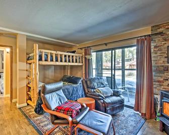 Walk to Ski Lift and Village Lovely Kirkwood Condo! - Kirkwood - Living room