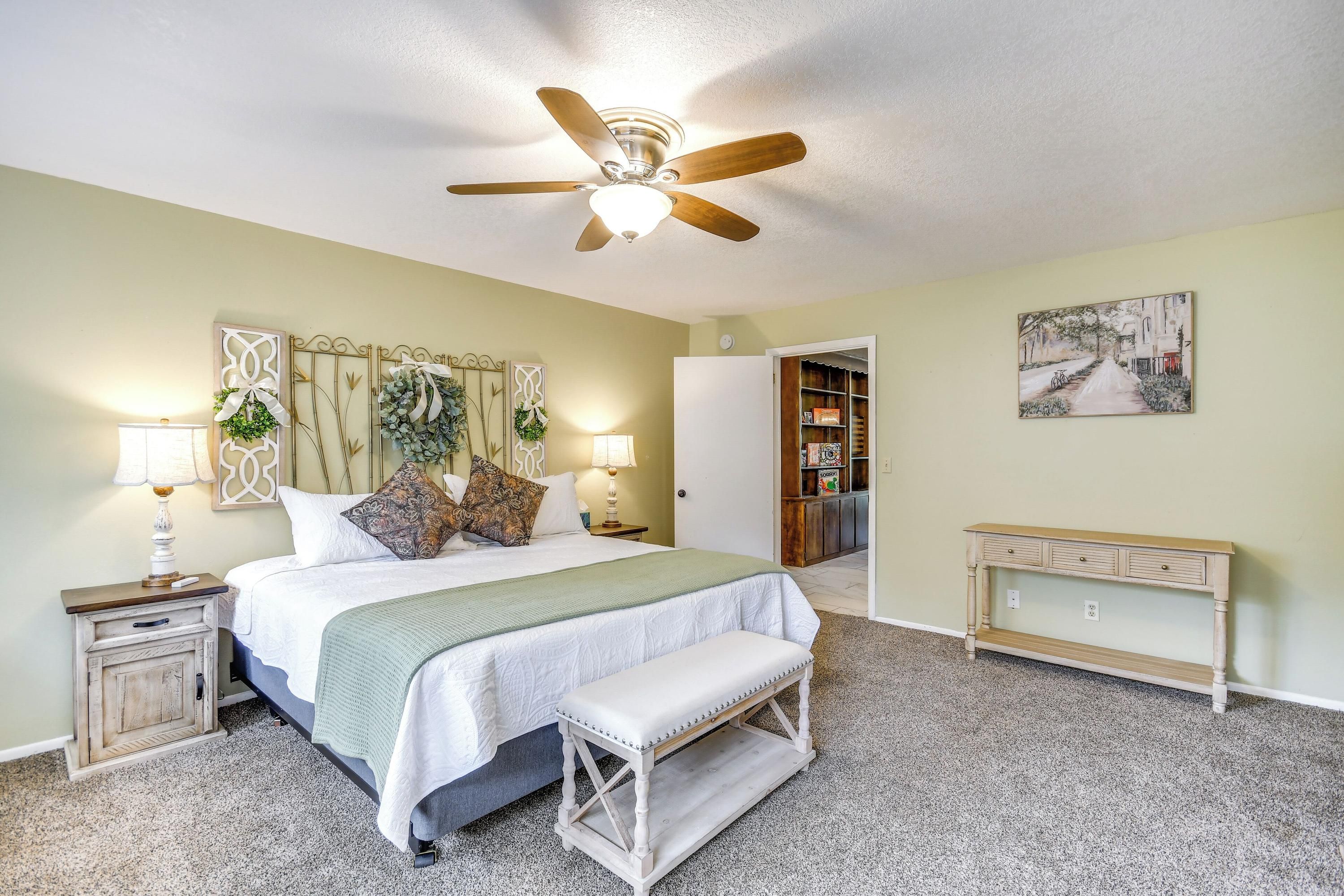 Remote Texas Retreat Hot Tub, Deck, Gril - Dalhart