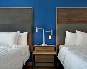 Tru by Hilton St. Petersburg Downtown Central Ave - St. Petersburg - Bedroom