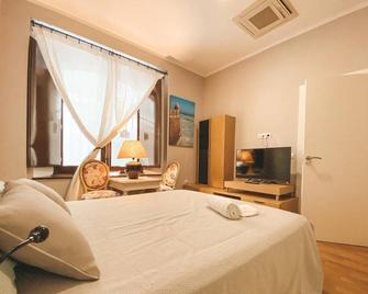 Apodaca Rooms - Cadiz - Bedroom