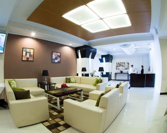 Bella Hotel Surabaya - Surabaya - Reception