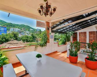 Hotel Villa del Mar Tradicional - פוארטו ויארטה - פטיו