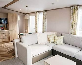 2 bedroom accommodation in Sandgreen - Gatehouse of Fleet - Living room
