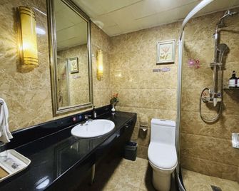 Xinxiang Jiuzhou Hotel (Railway Station Pangdonglai Plaza) - Xinxiang - Building