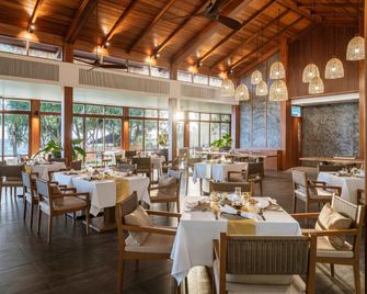 The Surin Phuket (SHA Plus+) - צ'רנגטלאי - מסעדה