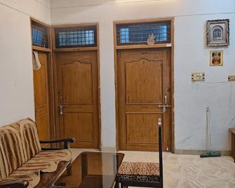 Prayag Niwas - Prayagraj - Wohnzimmer